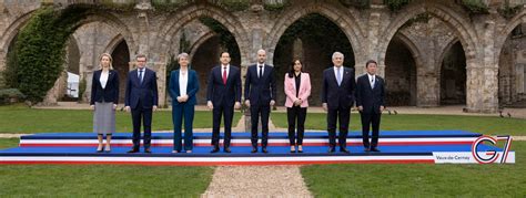 La Suisse dans l&rsquo;abîme : le G7 d&rsquo;Évian et les erreurs de Macron