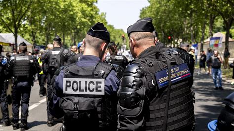 Au-delà des idéologies : le véritable conflit derrière la question de la police en Vaud