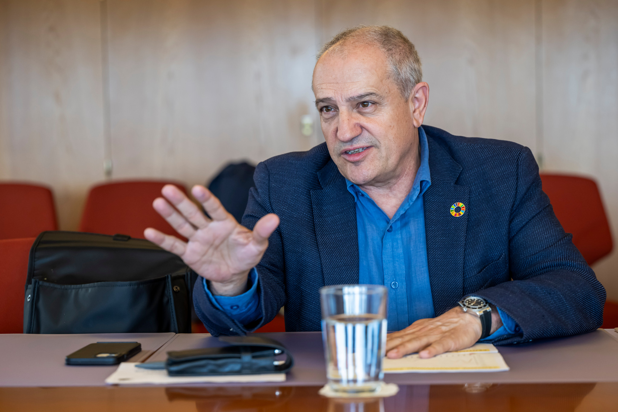 Genève lance le combat : qui peut s’installer durablement sur les chemins publics ?